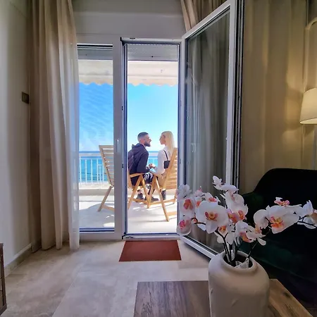 Waveside Exclusive By Infinity